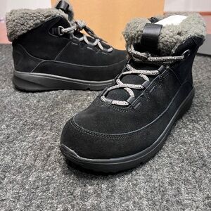 UGG Terrettrail Cozy Lace Boots Kids size 6 Black Waterproof Winter NWT
